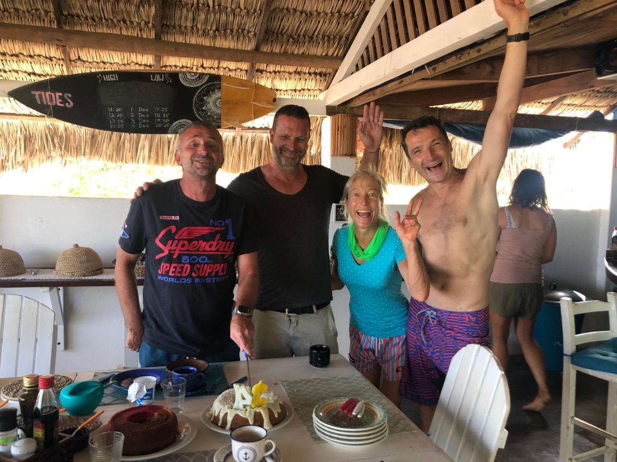 איקראי The Spot - Beachfront Sports Pousada מראה חיצוני תמונה
