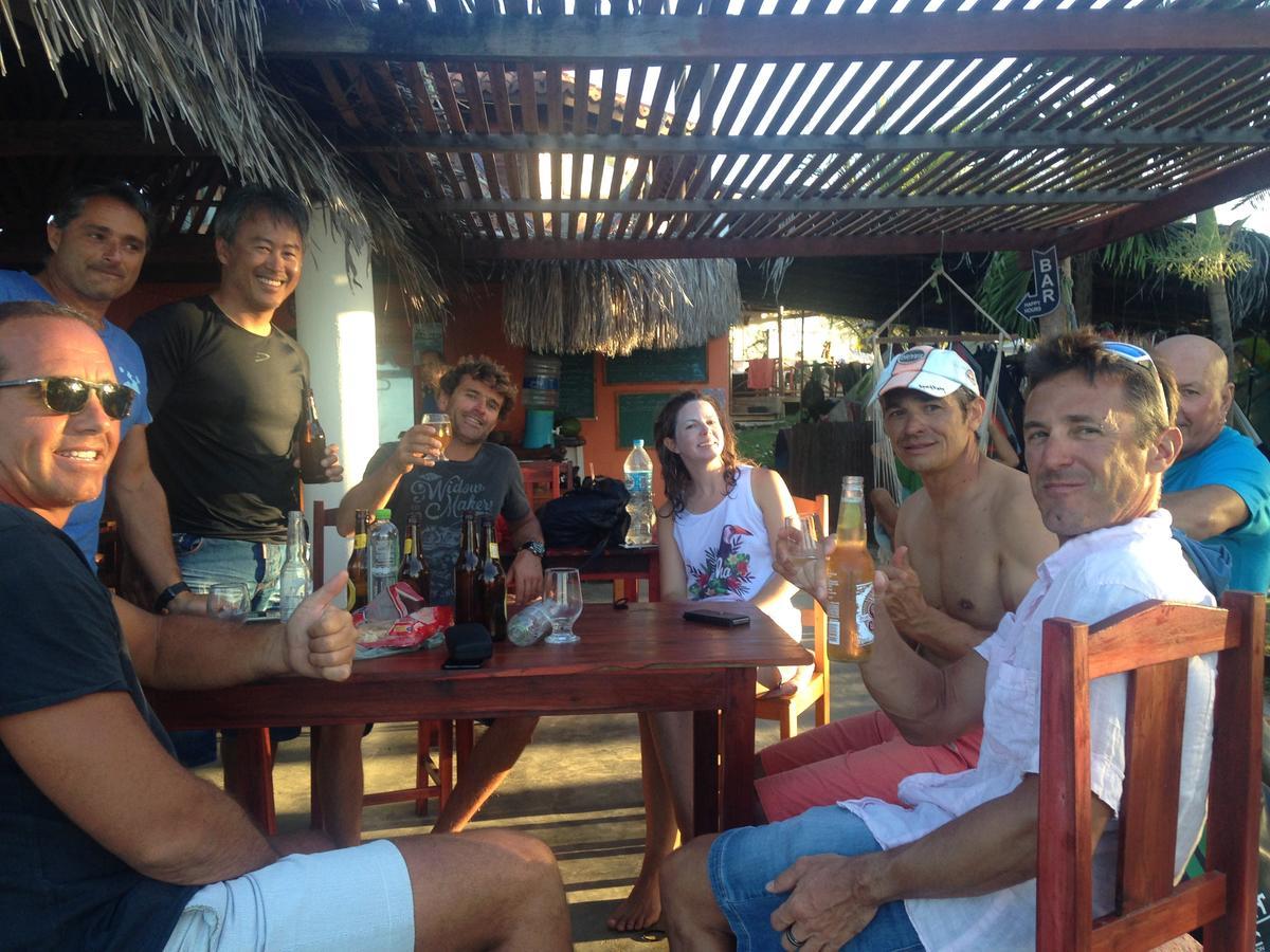 איקראי The Spot - Beachfront Sports Pousada מראה חיצוני תמונה